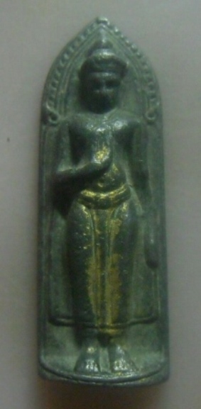 **เบาๆ**พระร่วงยืน ปางประทานพร หลังลายผ้า เนื้อชินตะกั่วปิดทอง หล่อเก่า ไม่ทราบที่**สวยๆ เชิญชมครับ