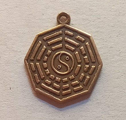 เหรียญหยินหยาง โป๊ยเซียน แปดเหลี่ยม ปี 2497 สมเด็จพุฒาจารย์นวมวัดอนงค์ กรุงเทพฯ