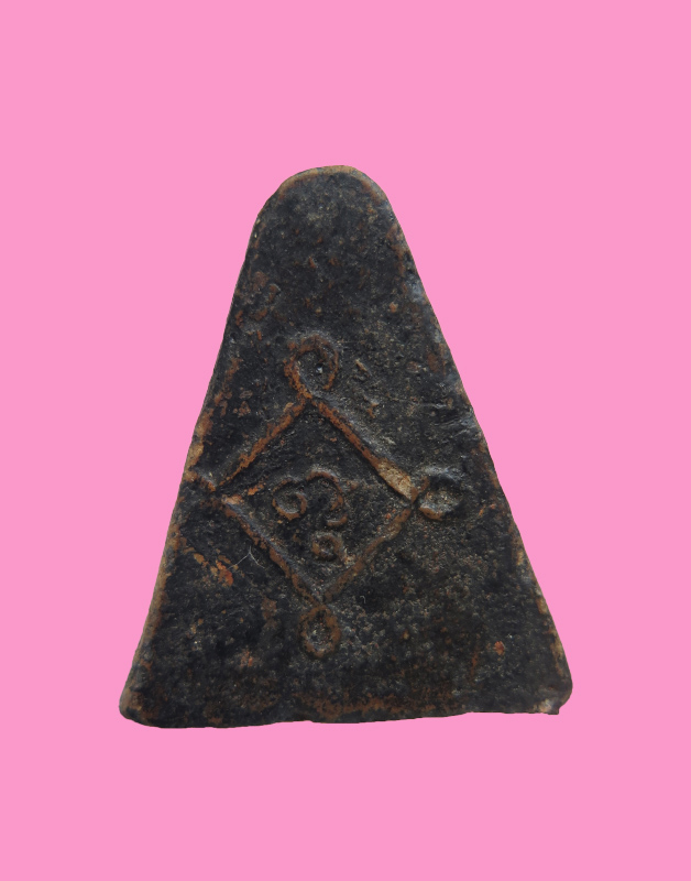 พระพิมพ์ พระพุทธประทับซุ้ม หลังยันต์ เนื้อดิน