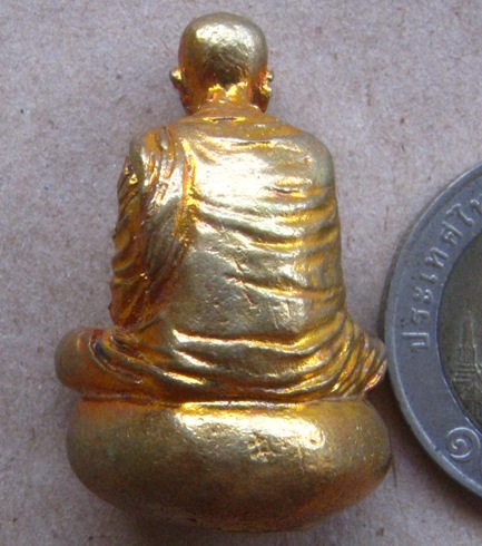 รูปหล่อชินบัญชรเนื้อทองชนวน(ชนวนนวะโลหะเต็มสูตร)หลวงปู่เกลี้ยง วัดโนนแกด ศรีสะเกษ ปี2556เลข1467+กล่อ