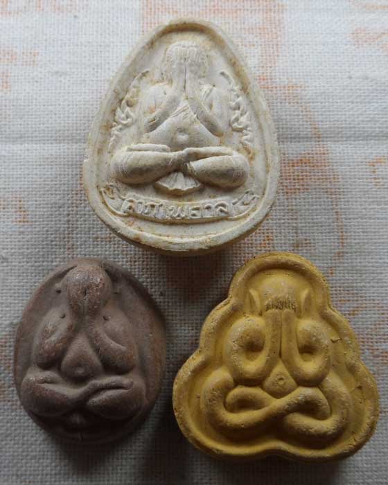 พระปิดตา ไม่ทราบที่ (๓ องค์) 