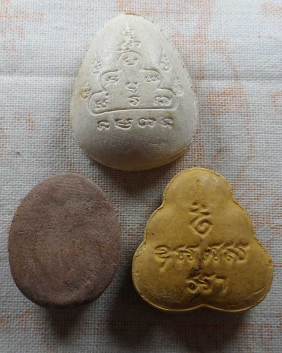 พระปิดตา ไม่ทราบที่ (๓ องค์) 