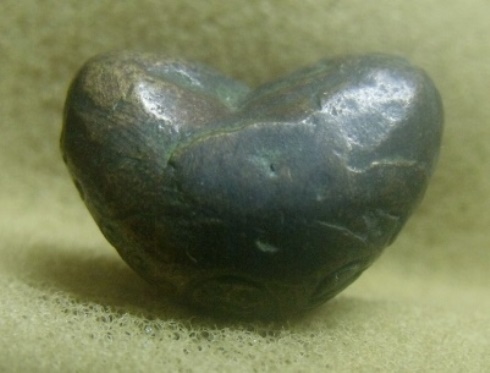 **เบา​ๆ​**พระปิดตามหาลาภ ยันต์รอบองค์ เนื้อโลหะผสม เก่าๆ ไม่ทราบที่**เนื้อจัด เชิญชมครับ 