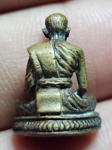 วัดกษัตราธิราชวรวิหาร อยุธยา รูปหล่อหลวงพ่อเทียม า รุ่น 4 ปี2520