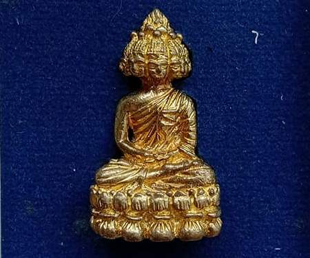 พระเศรษฐีนวโกฏิ รุ่นทรัพย์สมบูรณ์ หลวงปู่แผ้ว ปวโร วัดประชาราษฏร์บำรุง(รางหมัน) นครปฐม ปี2553+กล่อง