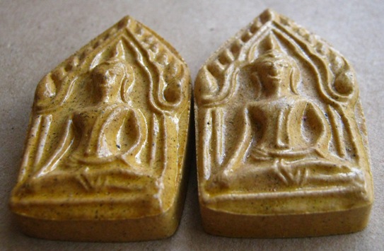 2องค์ พระขุนแผนผงกุมารทอง ผงพรายกำเนิด(เก่ง เฮง)วัดเตาเหล็ก อ.พนมสารคาม ฉะเชิงเทรา ปี2552พร้อมกล่อง