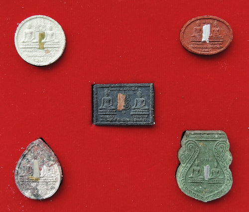 พระชุด หลวงพ่อพระนอน วัดพระนอนจักรสีห์ ชุด 5 องค์ ฝังตะกรุดทุกองค์ พร้อมกล่องเดิม