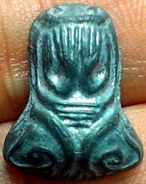 *พระปิดตา พิมพ์นะหัวเข่า เนื้อชิน ท่านเจ้าคุณผล วัดหนัง ฝั่งธนฯ*