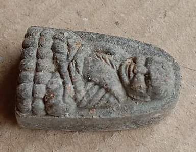 หลวงปู่ทวดพิมพ์พระรอด พระของขวัญ วัดห้วยมงคล หัวหิน จ ประจวบ ฯ  ปี2553 พร้อมกล่องเดิม