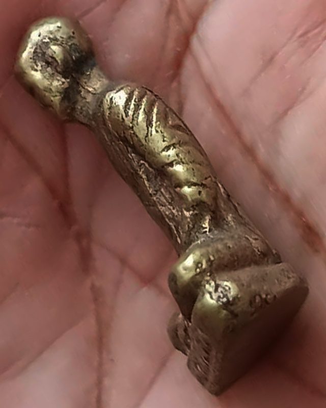 รูปเหมือนหลวงพ่อเดิม วัดหนองโพธิ์ จ.นครสวรรค์ พระบ้านเก่าเก็บหลายสิบปี ไม่ทราบที่