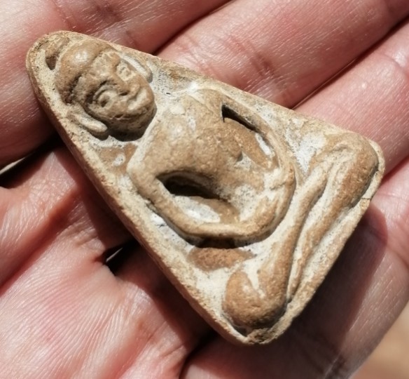 พระกันผี​ พิมพ์ใหญ่​ เนื้อดิน หลวงพ่อกวย​ ชุตินธโร​ วัดโฆษิตาราม​ ยุคต้น​ เคาะเดียว    