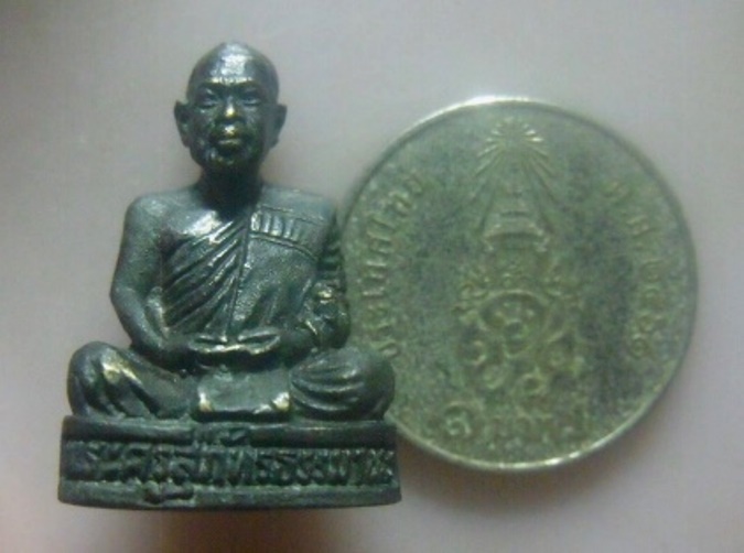 **เบาๆ**รูปหล่อลอยองค์ พระครูสุภัทรธรรมาทร วัดเขาโพรกเพลง อ.ควนขนุน จ.พัทลุง**สายเขาอ้อ สวยๆ