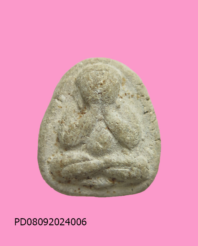 พระปิดตา ฐานผ้าทิพย์ หลังยันต์