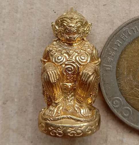 หนุมานมหาอุตตโม แช่น้ำว่าน ก้นอุดผง หลวงพ่อรัตน์ วัดป่าหวาย ระยอง ปี2560 ชนวนปลอกลูกปืน เลข870+กล่อง