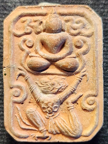 วัดบางนมโค จ.อยุธยา พระเนื้อดินหลวงพ่อปาน ทรงหนุมาณ รุ่นสร้างมณฑป ปี45