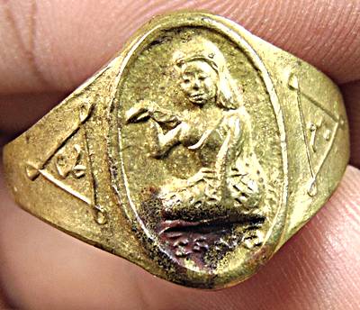 แหวนนางกวักหลวงพ่อกวย