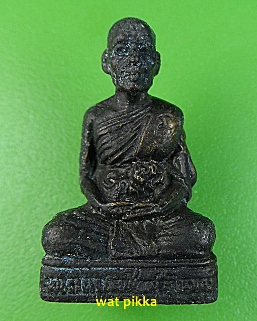 รูปหล่อหลวงพ่อนัส วัดอ่าวใหญ่ ตราด .2448.*