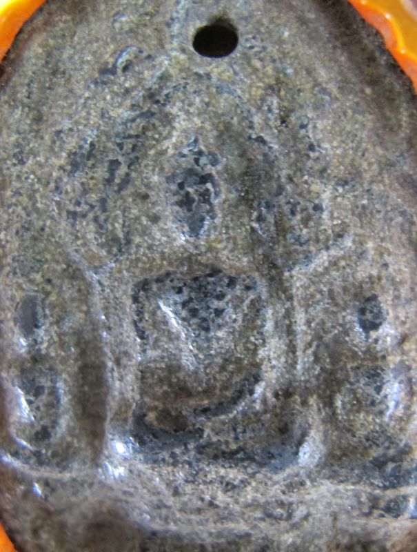 พระตรีกาย กรุวัดพระศรีรัตนมหาธาตุ ยุคสมัยลพบุรี เนื้อชินอุทุมพร สวยงาม เลี่ยมเก่าเดิม 