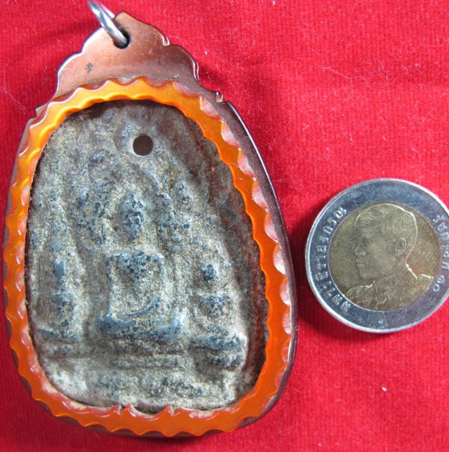 พระตรีกาย กรุวัดพระศรีรัตนมหาธาตุ ยุคสมัยลพบุรี เนื้อชินอุทุมพร สวยงาม เลี่ยมเก่าเดิม 