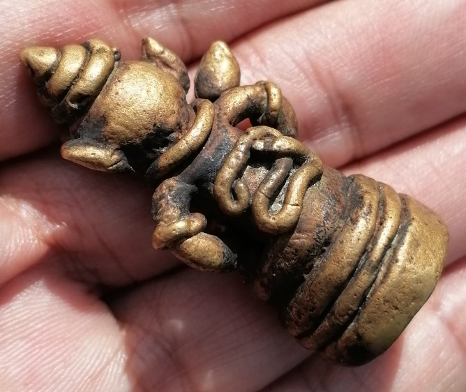 พระไม่ทราบที่ เคาะเดียว   