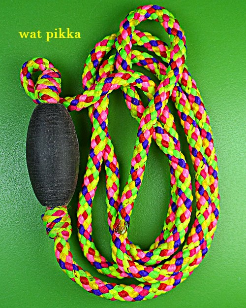 ลูกสะกดไม้พญางิ้วดำหลวงปู่สิงห์ วัดบ้านขี้เหล็ก ศรีสะเกษ .3901.3