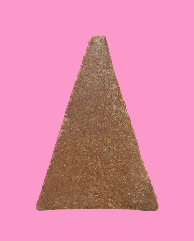 สมเด็จพิมพ์สามเหลี่ยม เนื้อผงน้ำมัน