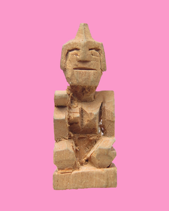 นางกวักไม้แกะ