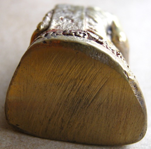 รูปเหมือน รุ่นหยดน้ำพุทธมนต์เมตตามหาอุตครอบจักรวาล หลวงปู่ขุ้ย วัดซับตะเคียน จ.เพชรบูรณ์ องค์ใหญ่ขนา