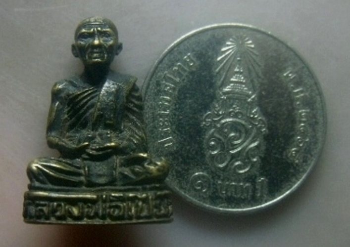 **เบาๆ**รูปหล่อ หลวงพ่อเปี่ยม วัดเกาะหลัก จ.ประจวบฯ**สวยๆ