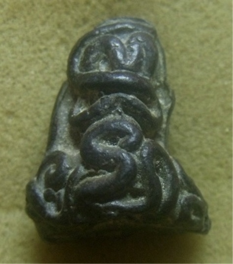 **เบาๆ**พระปิดตามหาอุตม์ หล่อยันต์ยุ่ง เนื้อชิน เก่าๆ ไม่ทราบที่**สวยๆ เชิญชมครับ