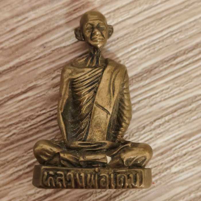 พระรูปหล่อหลวงพ่อเดิม วัดหนองโพ อ.ตาคลี จ.นครสวรรค์