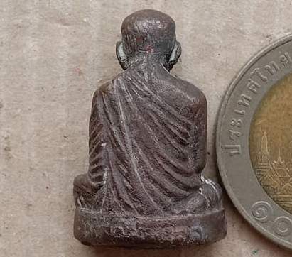 รูปเหมือนหลวงพ่อเดช วัดสังฆมงคล จ นครสวรรค์ ปี2553 รุ่นแจกทาน  เนื้อทองแดง พร้อมบัตรรับรอง+กล่อง