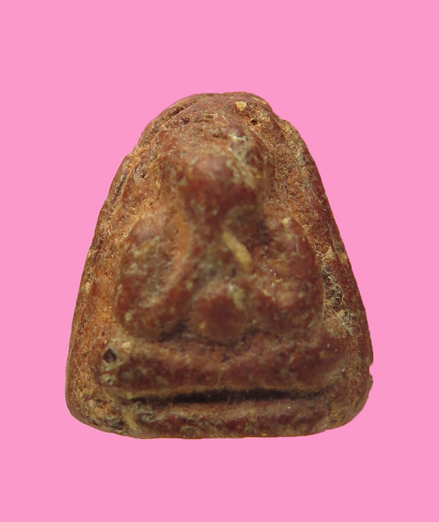 พระปิดตาจิ๋ว เนื้อผงแดง สูงประมาณ 1 ซม.