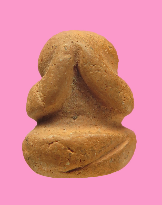 พระปิดตา เนื้อดิน สูงประมาณ 1.4 ซม.