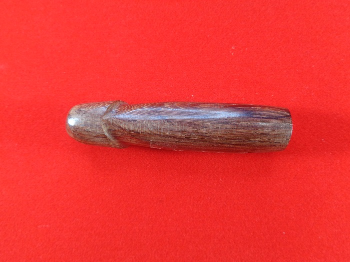 ปลัคขิก หลวงพ่อเงิน วัดถ้ำน้ำ อ.โพธาราม จ.ราชบุรี ยาว 3 นิ้ว สวยครับ