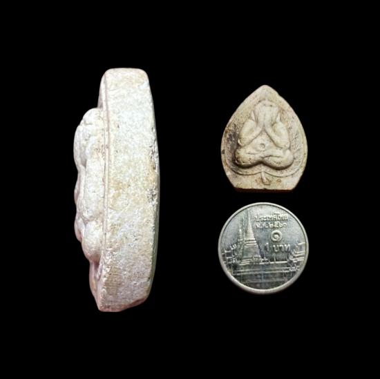 ***ของดีราคาถูก***พระปิดตาคูณลาภ หลวงพ่อคูณ เนื้อผงสีขาว ผสมมวลสารวัดระฆัง ปี2517