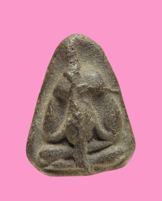 พระปิดตา บล็อคแตก เนื้อว่าน