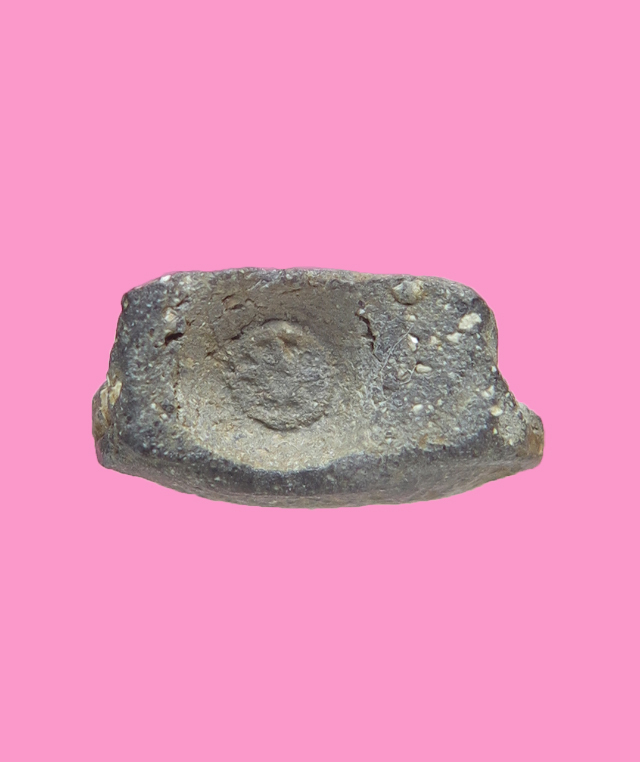 พระผงรูปเหมือนใบโพธิ์ เนื้อผงใบลาน มีเกสา ท่านเจ้าคุณนร ฯ ตอกโค๊ดดอกจันรุ่นแดนดารา ปี2513 พิมพ์เล็ก