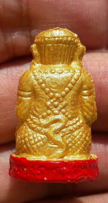 หนุมานชมภูนุช ทาทองฐานแดง แจกกรรมการ เนื้อผงพุทธคุณผสมว่าน 108 หลวงปู่หมุน ฐิตสีโล เคาะเดียว  