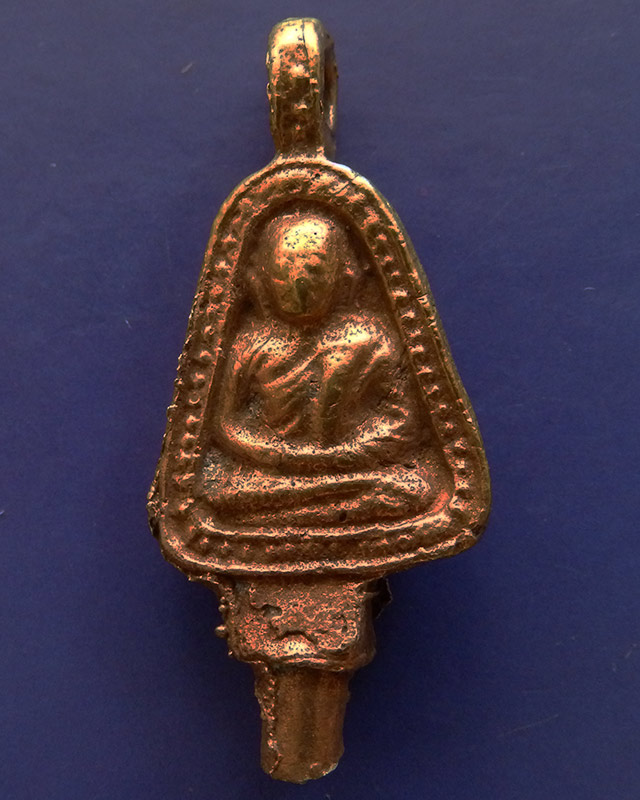 1.ล้างผิว...เหรียญหล่อจอบใหญ่ หลวงพ่อเงิน รุ่นปืนแตก วัดคงคาราม (บางคลานใต้) ตัดจากช่อกรรมการ