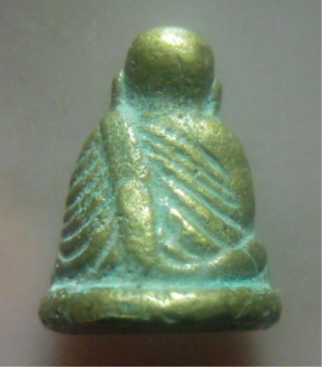 **เบาๆ**รูปหล่อหลวงพ่อเงิน วัดบางคลาน เนื้อทองผสม มีโค้ด เก่าๆ**เนื้อจัด สวยๆ