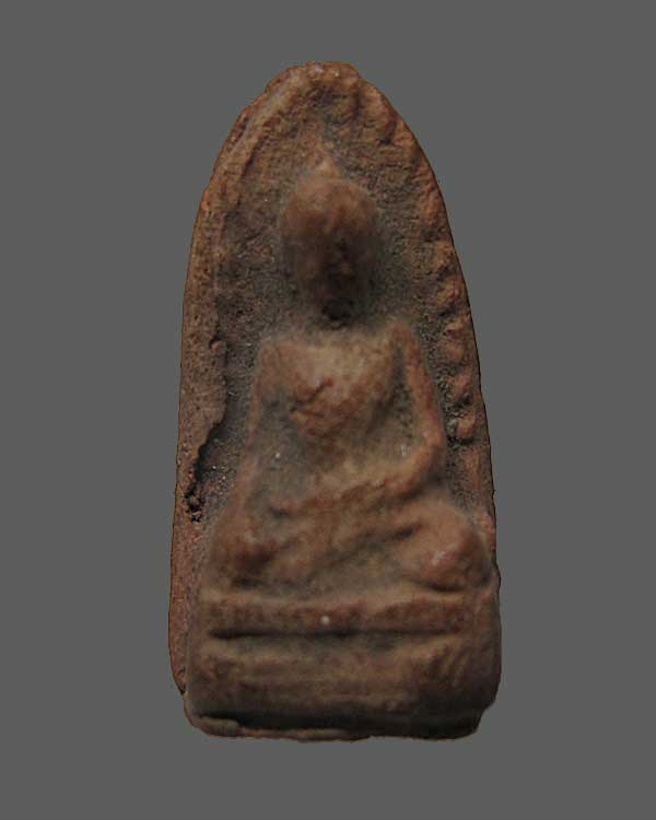 พระรอดแสงตา กรุแท่นแก้ว วัดมหาวัน จ.ลำพูน