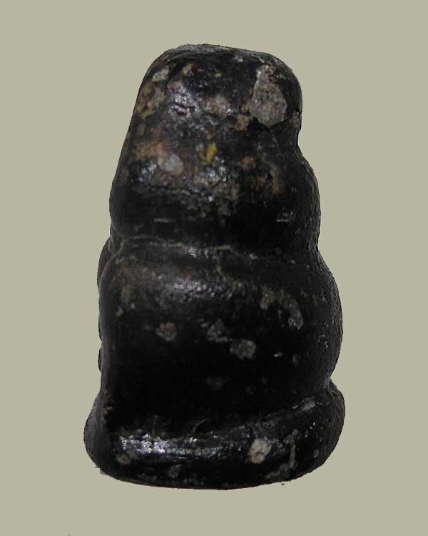 หายาก !!! พระปิดตานั่งยอง "พะพือ" หลวงปู่โทน วัดบูรพา จ.อุบลราชธานี  เนื้อผงจุ่มรัก