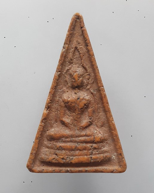 " พระผง นางพญา หลังยันต์ วัดสุวรรณ ลำลูกกา จ.ปทุมธานี สวยๆครับ "