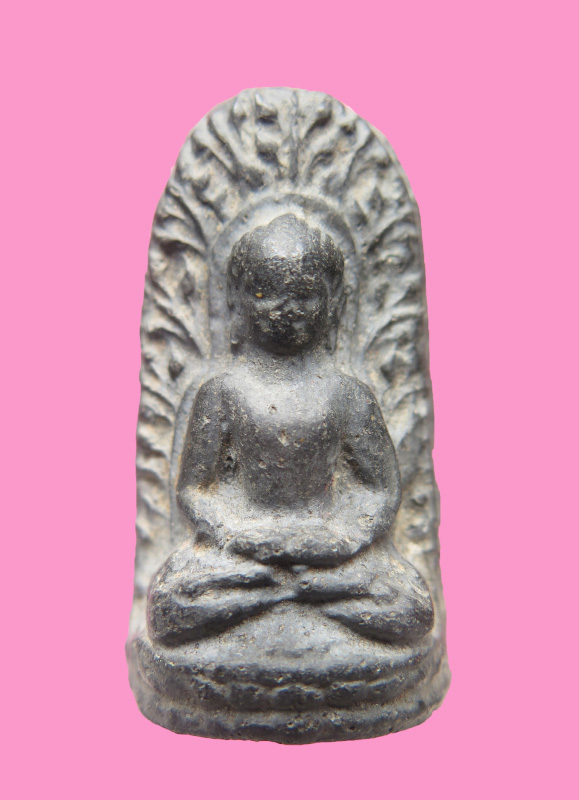 พระลือ หลังเจดีย์