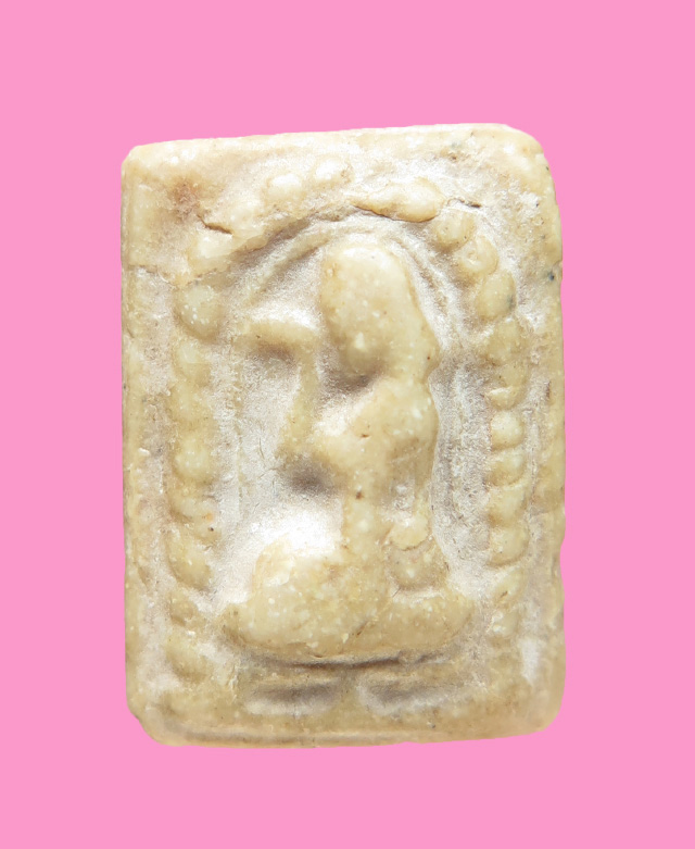 นางกวัก หลวงพ่อกวย หลังยันต์