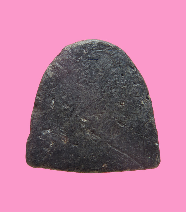 พระปิดตาจิ๋ว ขนาดประมาณ 1.4 ซม.