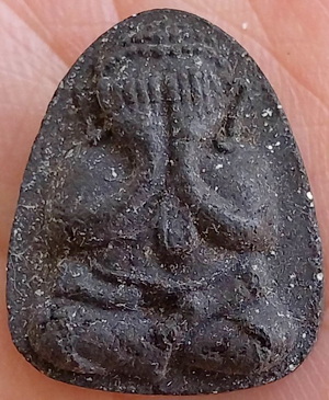 *พระปิดตามหาเศรษฐี ปี๒๕๑๘ หลวงปู่สิม วัดถ้ำผาปล่อง เชียงใหม่ เนื้อใบลานผสมว่าน*