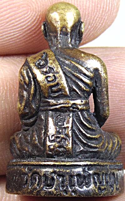 รูปหล่อ ๖ รอบ หลวงพ่อเชื้อ วัดบำเพ็ญบุญ ชัยนาท