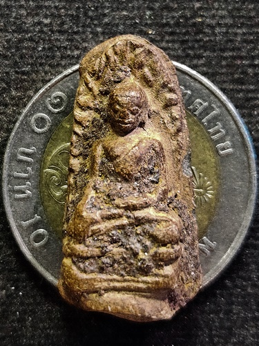 วัดอุโมงค์ ลำพูน พระรอด เนื้อดินเผา 